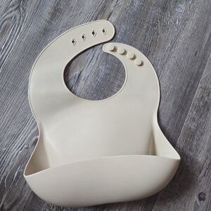 Mushie Silicone Baby Bib